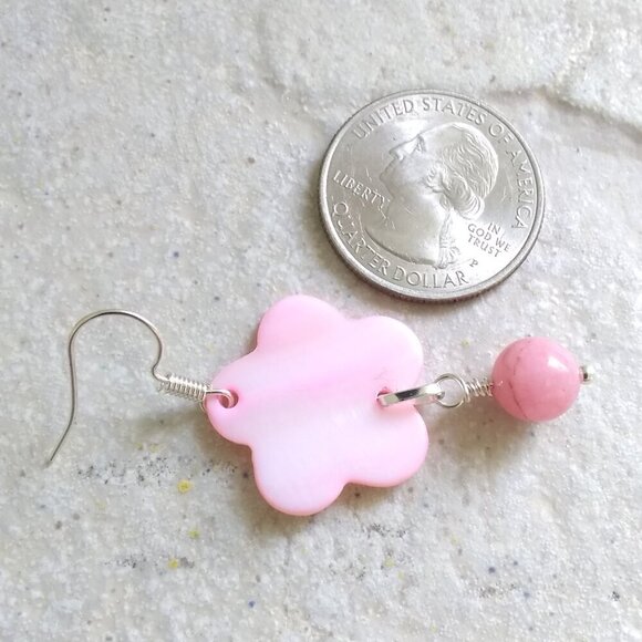 🍂🍁🍃 3/$25!  Feminine Girlie Flower Summer Earrings: Pink Shell + Pink Agate - Picture 5 of 9